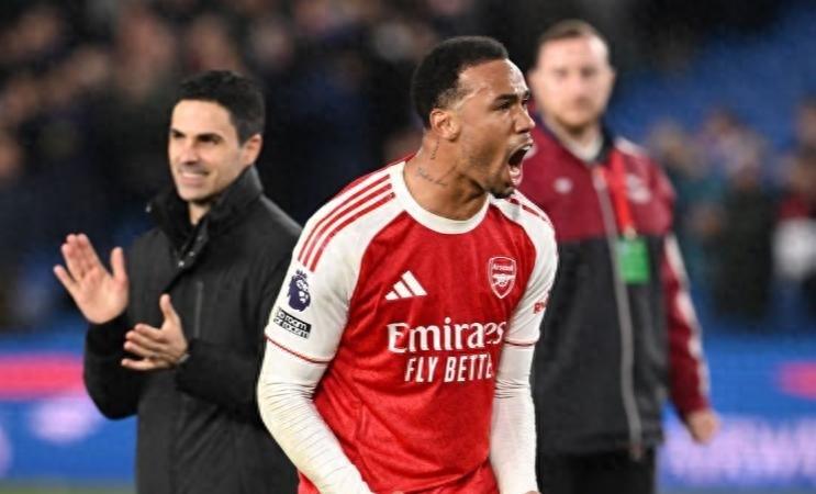 欧冠四分之一决赛，阿森纳若跨过葡萄牙体育，极可能在半决赛再次撞上有惊无险的巴塞罗