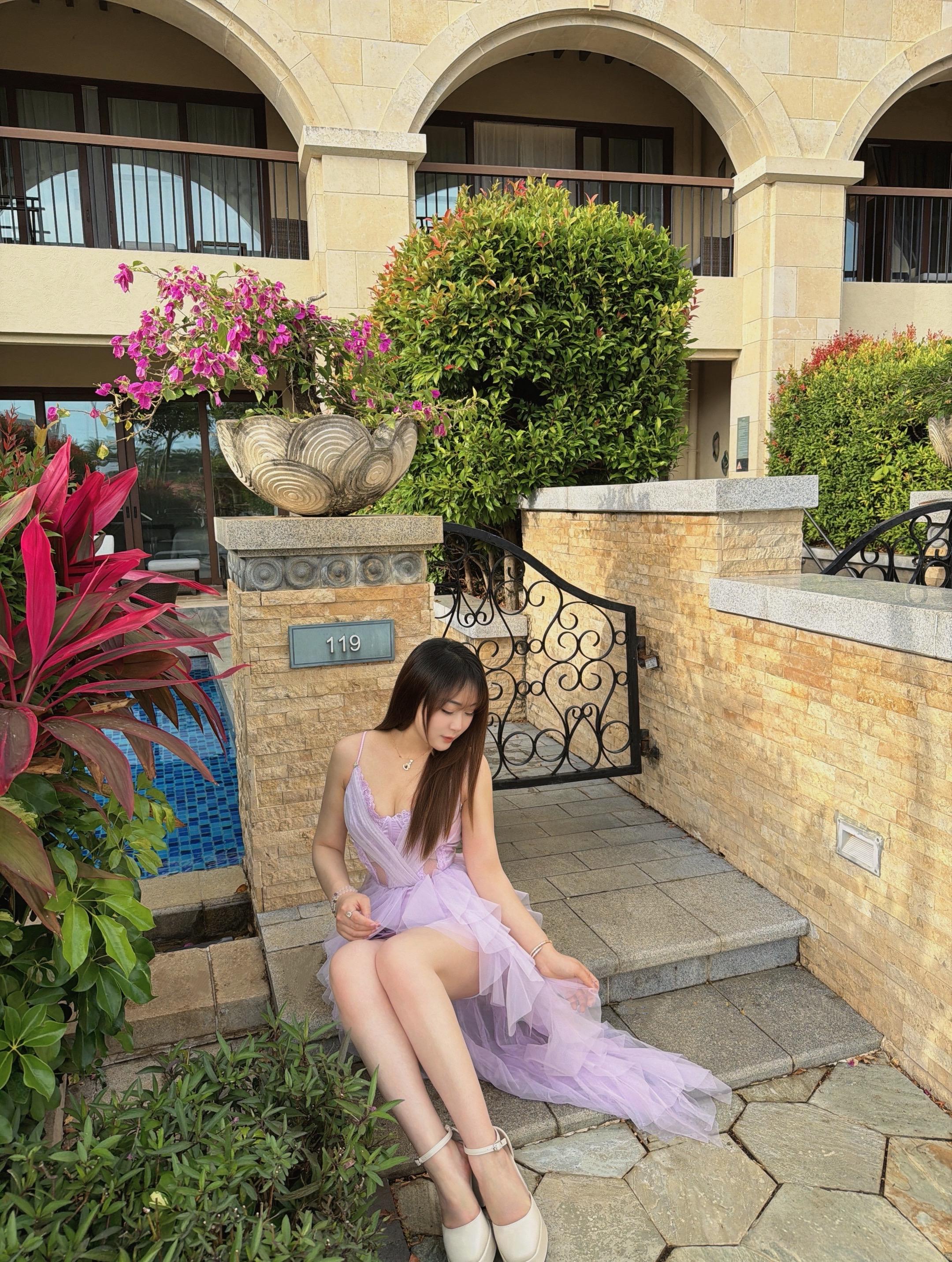 在自己的白日梦里种了九万朵玫瑰