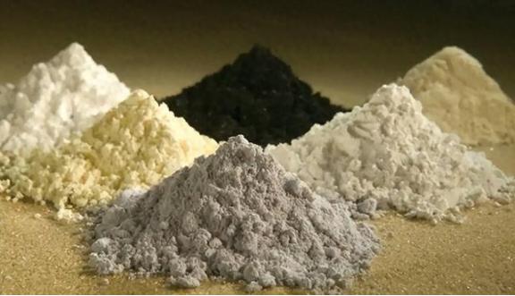 韩国三星偷运稀土给美国不奇怪。美国断了稀土急了，必然会逼迫三星偷运。
 
稀土，