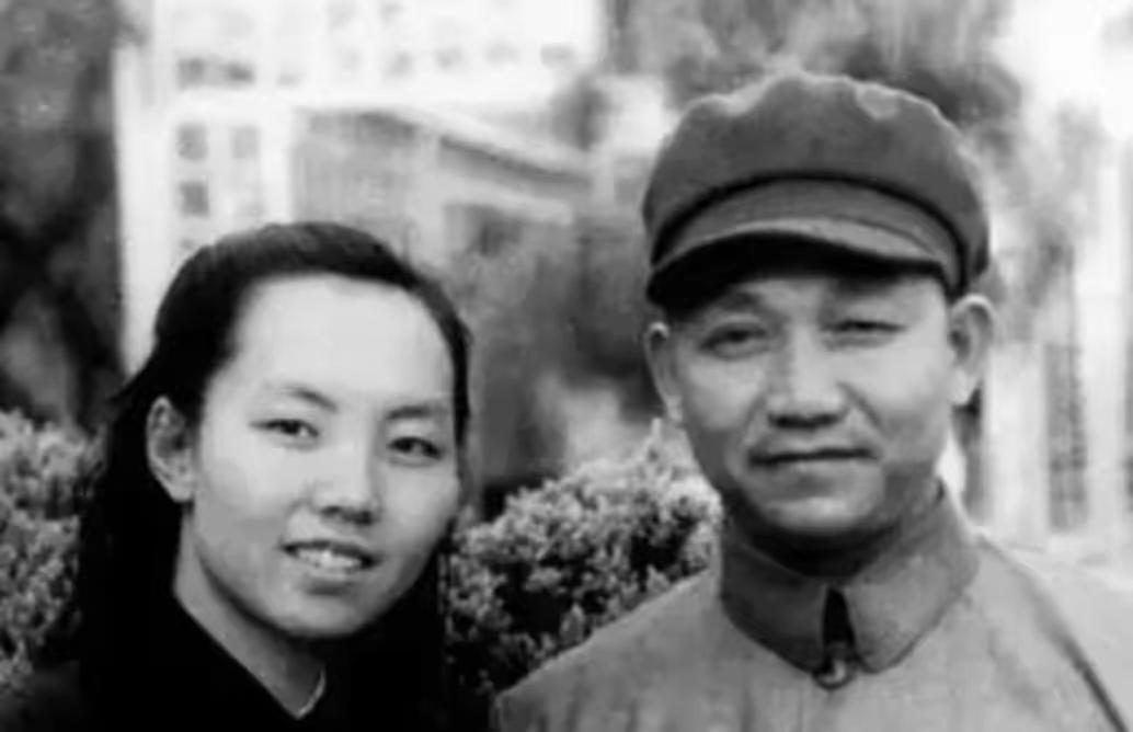 陈光将军生前关系最好的人是罗瑞卿，在他去世后罗瑞卿同志觉得史瑞楚一个人生活很是艰