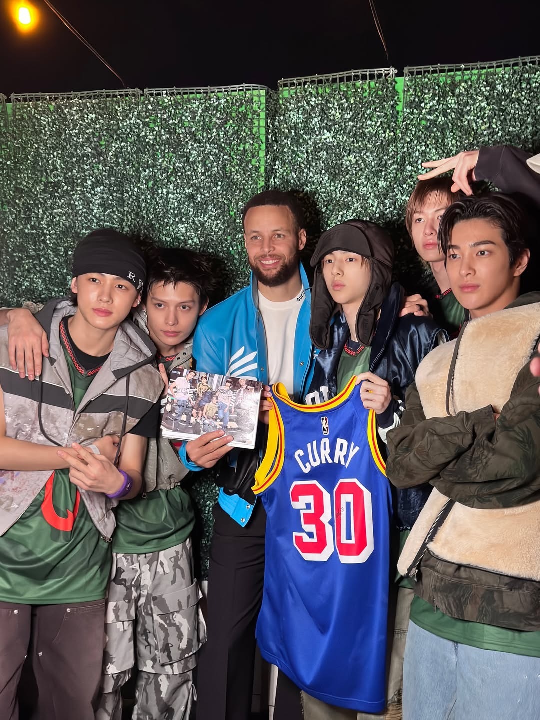 谁又梦幻联动了晚安斯蒂芬库里