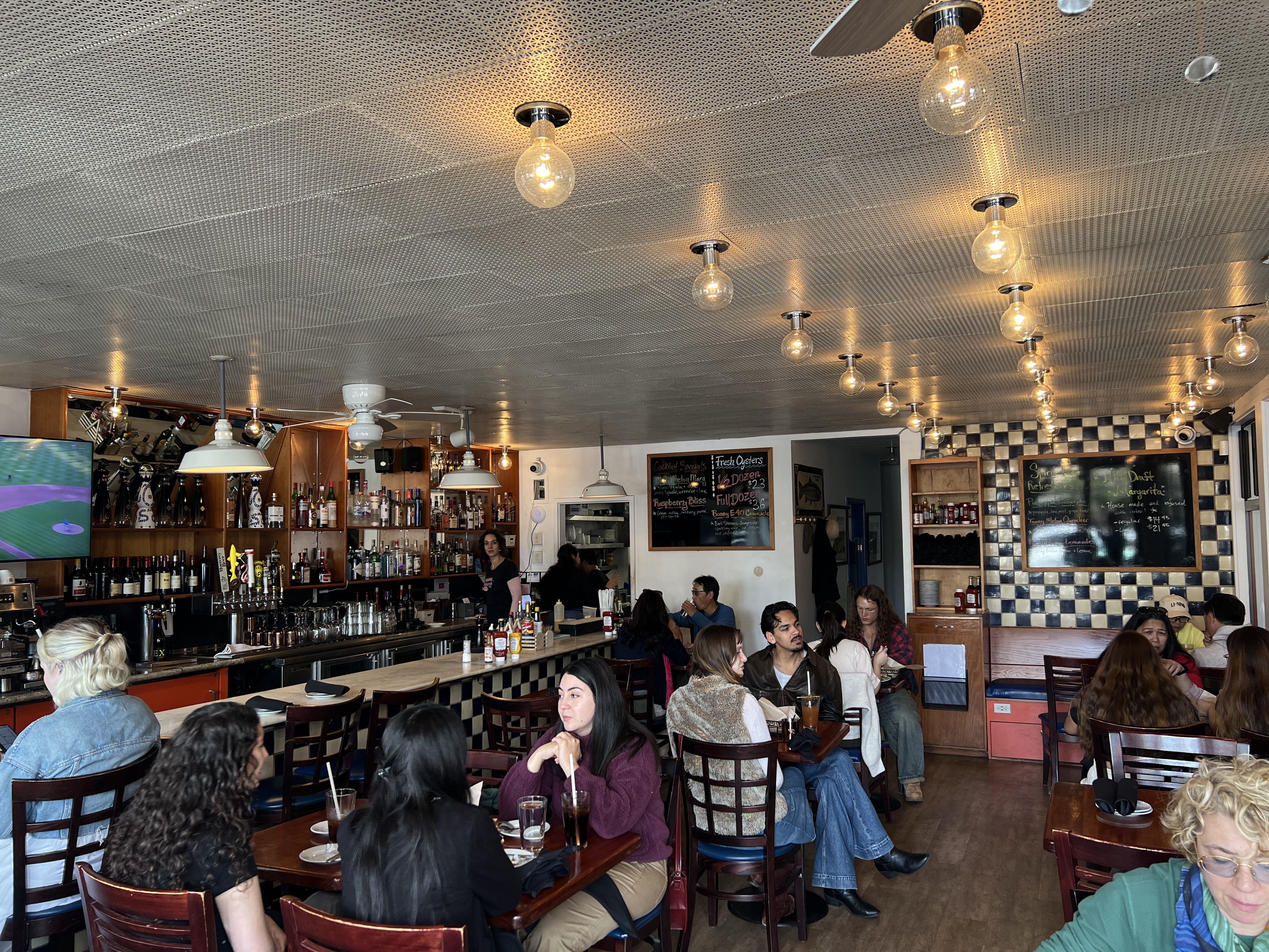 看看最近美国的物价，美元与人民币的实际购买力正无限趋近于1:1 20%~25%的