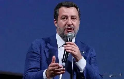 【一无是处】
意大利副总理马泰奥·萨尔维尼称:“我们都听到了泽连斯基的言论——在