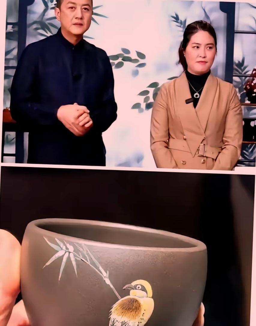 那个摔不碎的杯子，我买了。
然后，我把它扔了。
老板在水泥地上玩命地摔，火花四溅