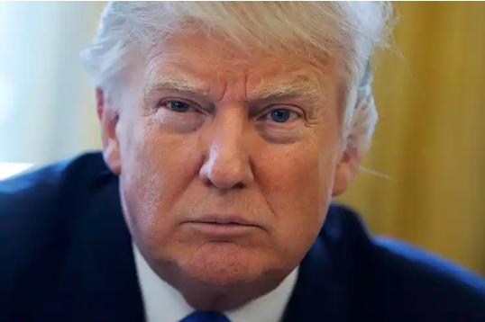 美国人的封锁线，被他们自己的贪婪冲垮了！就在刚刚，英伟达通知中国客户：H200芯