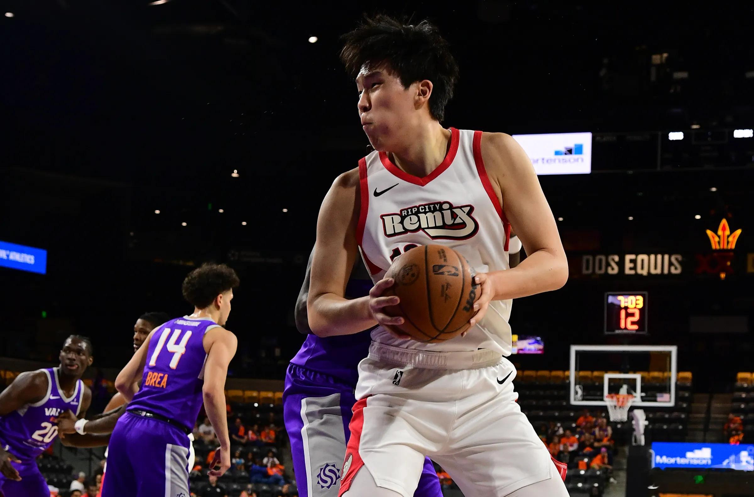 开拓者五连客1胜4负，不敌独行侠之后胜率来到了50%以下。回想五连客之前，开拓者