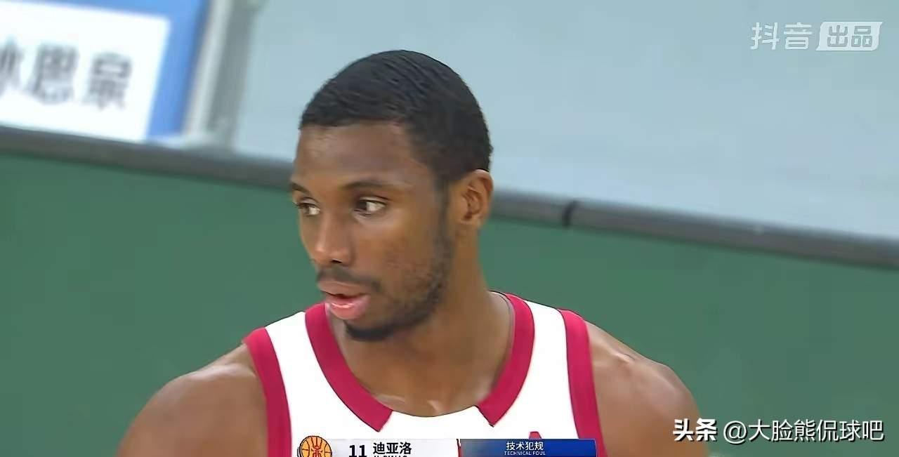 广州龙狮双杀山西汾酒俱乐部谁之功过？
说过则免不了迪亚洛，他的技术犯规已经达到了