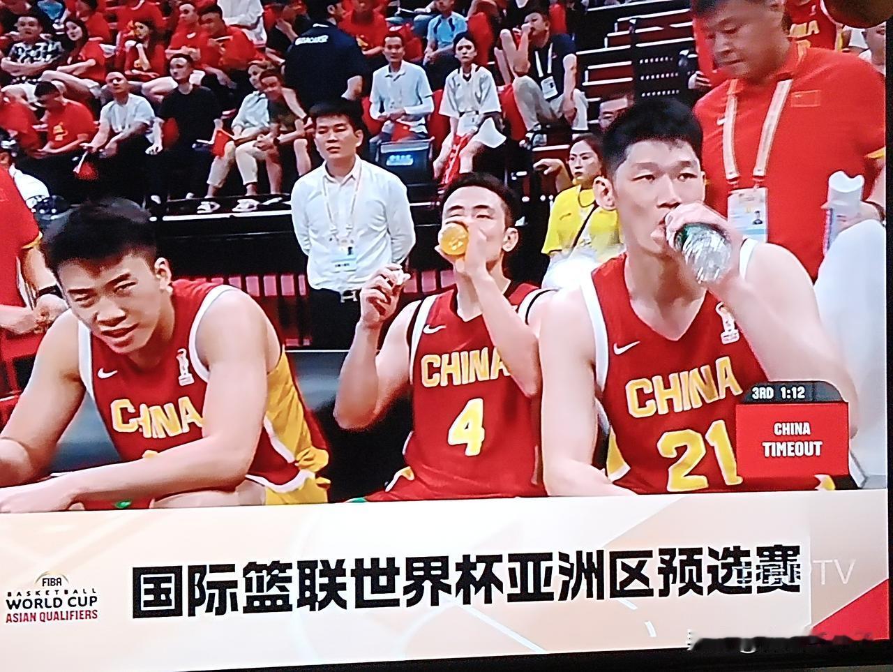 到底是崔永熙和杨瀚森不行？还是NBA压根不是那回事？广东男篮为了制造混动，杜峰为