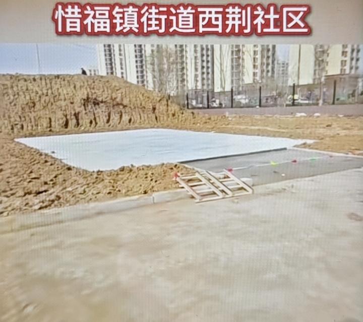 近日，青岛市城阳区惜福镇街道西荆社区要在社区西南恢复原村庄土地庙建设，这引起了社