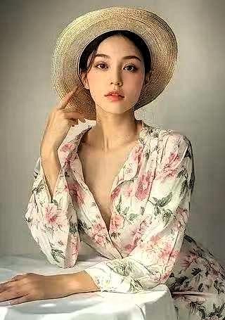 男子出轨后，抛弃病妻和女儿。与情人组成家庭，还生了一个儿子，一家人过得非常幸福。