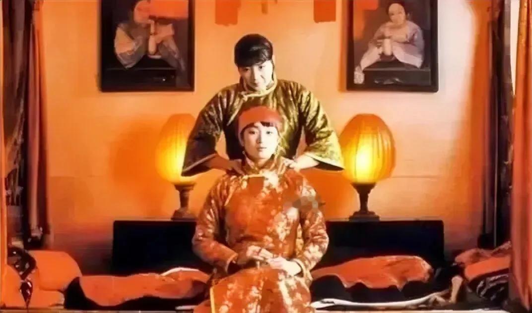 1990年，张艺谋筹拍《大红灯笼高高挂》，46岁的曹翠芬来面试二姨太，但张艺谋却