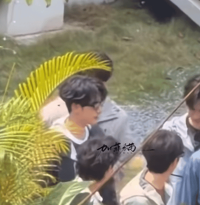 无人知道…..大概就是刘耀文严浩翔已集齐亲亲抱抱举高高 