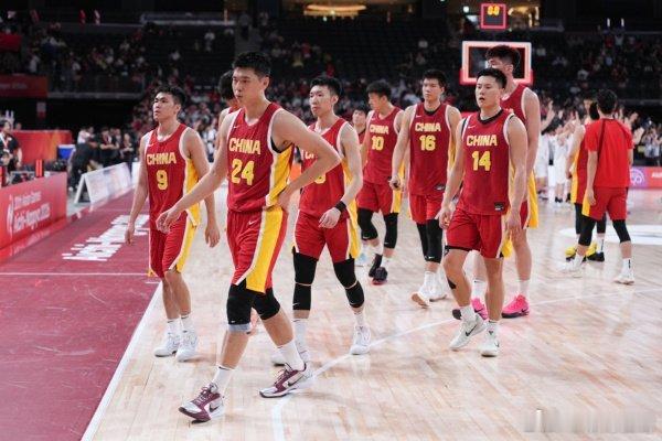 中国男篮vs日本男篮同样是日本世预赛面对1.5队的日本，在沈阳输19分亚运会半决