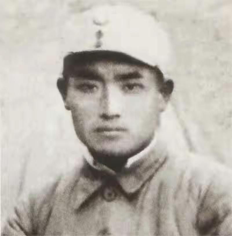 1947年2月14日，国民党宜昌江防司令郭忏，当着一众参谋的面把电报摔在地上，嘴