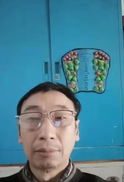 现在咱们面临的最大问题，不是台湾问题，也不是咱们与美国的问题，更不是中日冲突，而