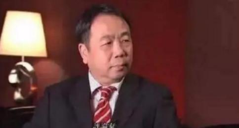 “出生在中国，我感到无比耻辱！”“钓鱼岛是日本的，中国应该立刻放弃对钓鱼岛的争夺