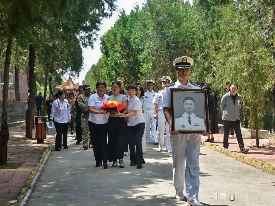 石少勇是我们沂蒙山的好儿子！
祖国不会忘记你，家乡不会忘记你，人民不会忘记你！