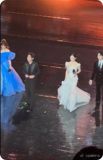 谢娜视界大会造型出图谢娜视界大会主持造型娜姐的造型从不让人失望！这身冰雪女王 l