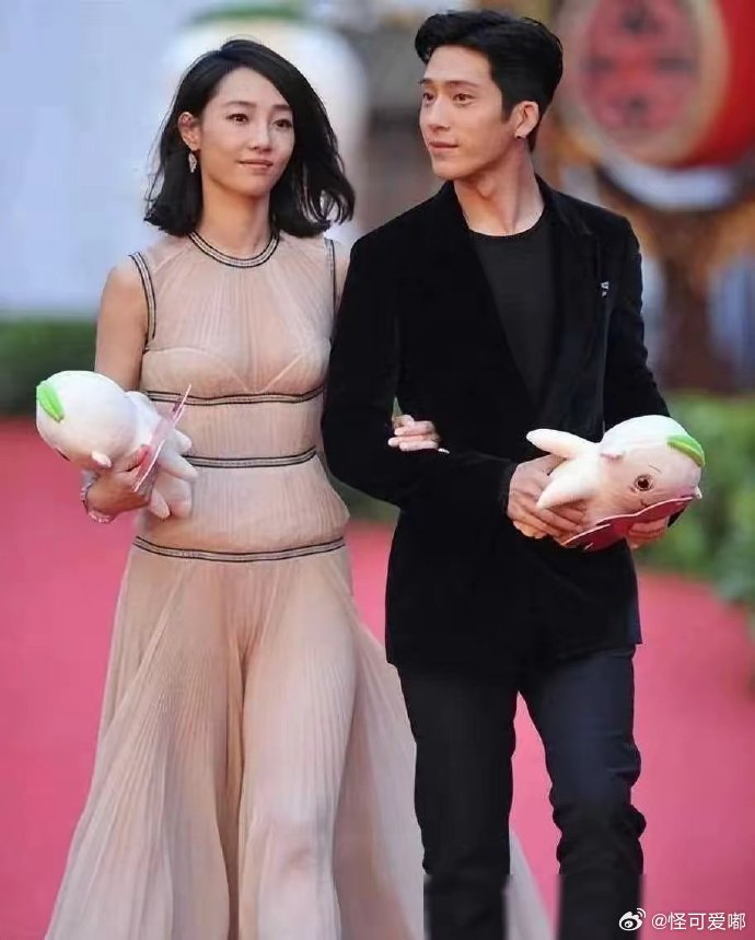 白百何这造型，还不如穿私服 ​ ​​​