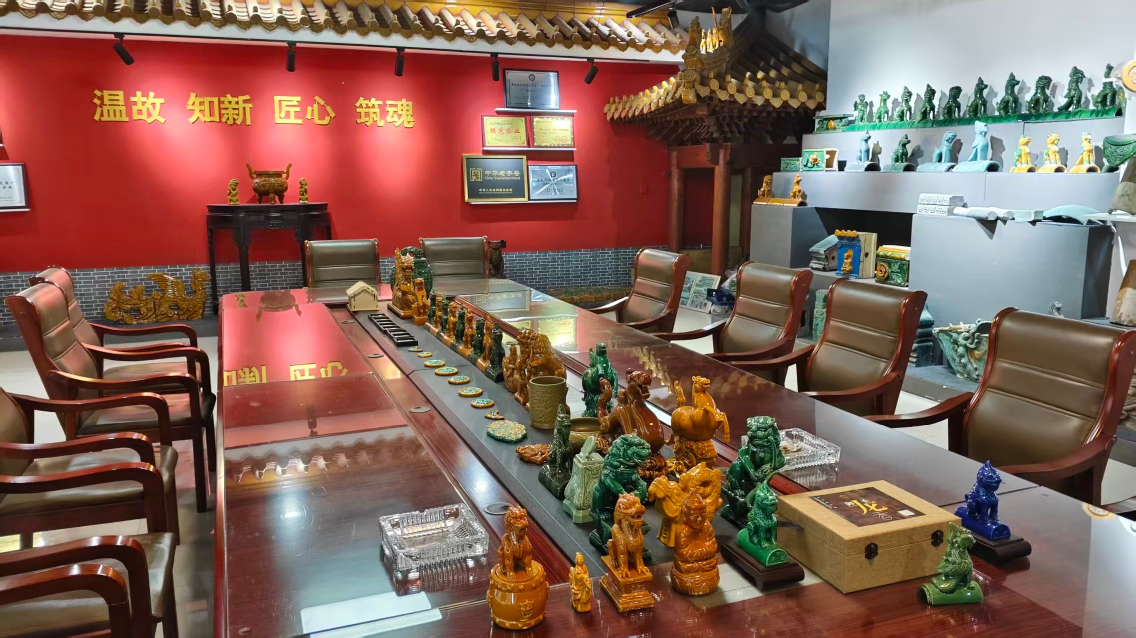 秦岭笑谈 【琉璃凝彩承古法，窑火新生续匠心】曲阜师范大学大学生寒假社会实践202