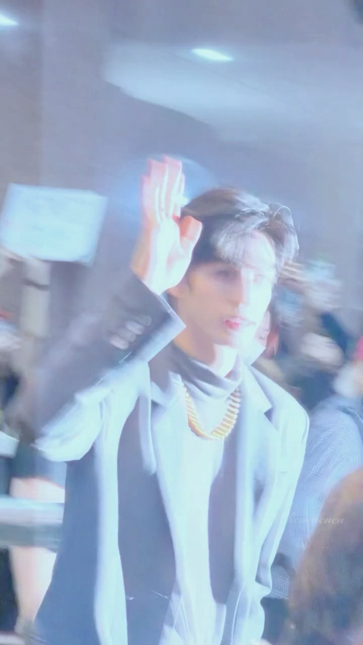 宋威龙 今日活动原相机最严厉的父亲 