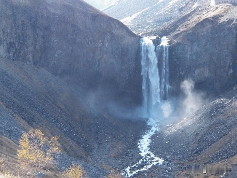 没什么尴尬的，长白山成立管委会，由省直接管辖，是一个非常正确的决定！长白山这个景