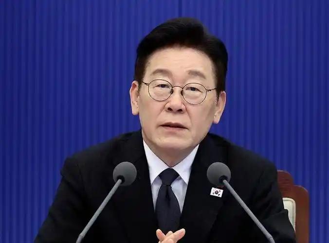 曾经靠血汗和拼命撑起经济奇迹的韩国人，如今彻底躺平、不婚不育。真要说根源，从来不