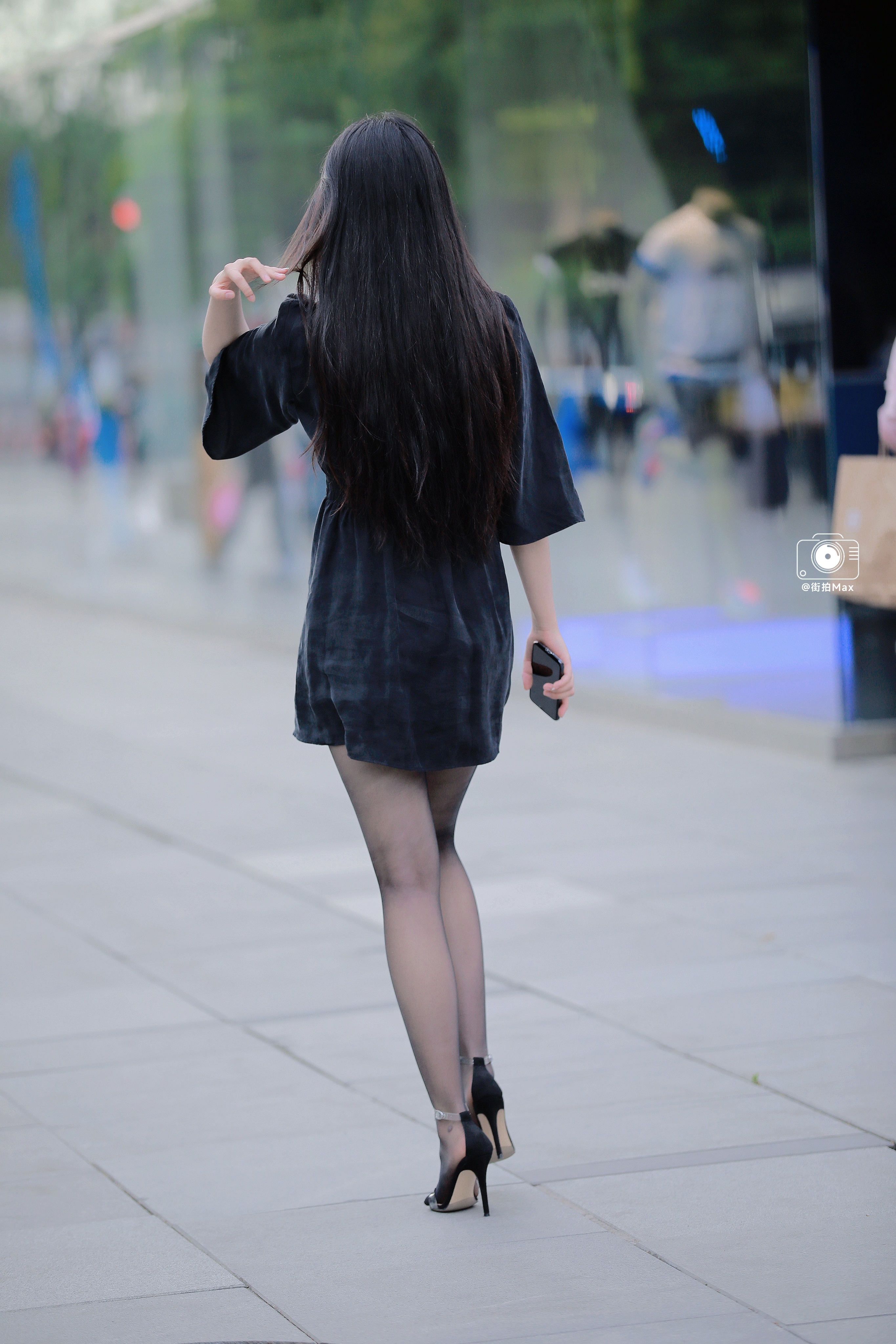 街拍[超话]  时尚，高级！ 街拍  [吃瓜][吃瓜][吃瓜] 