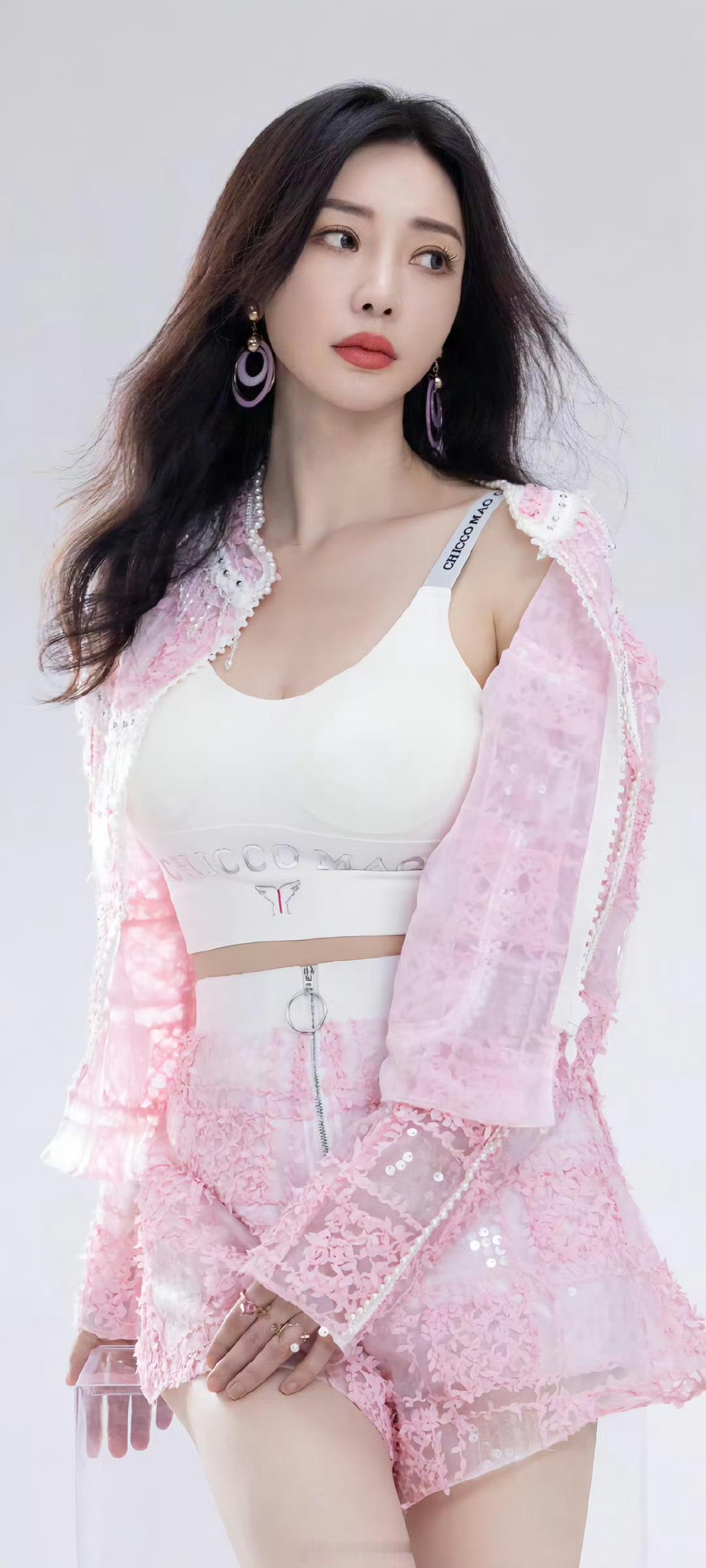 柳岩高清性感写真来啦！ ​​​