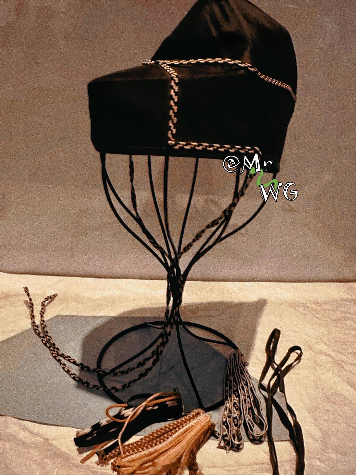 林青霞搭乘花絮去幕后 整理相册文件夹，当时在“无中生有——香港电影美术及服装造型