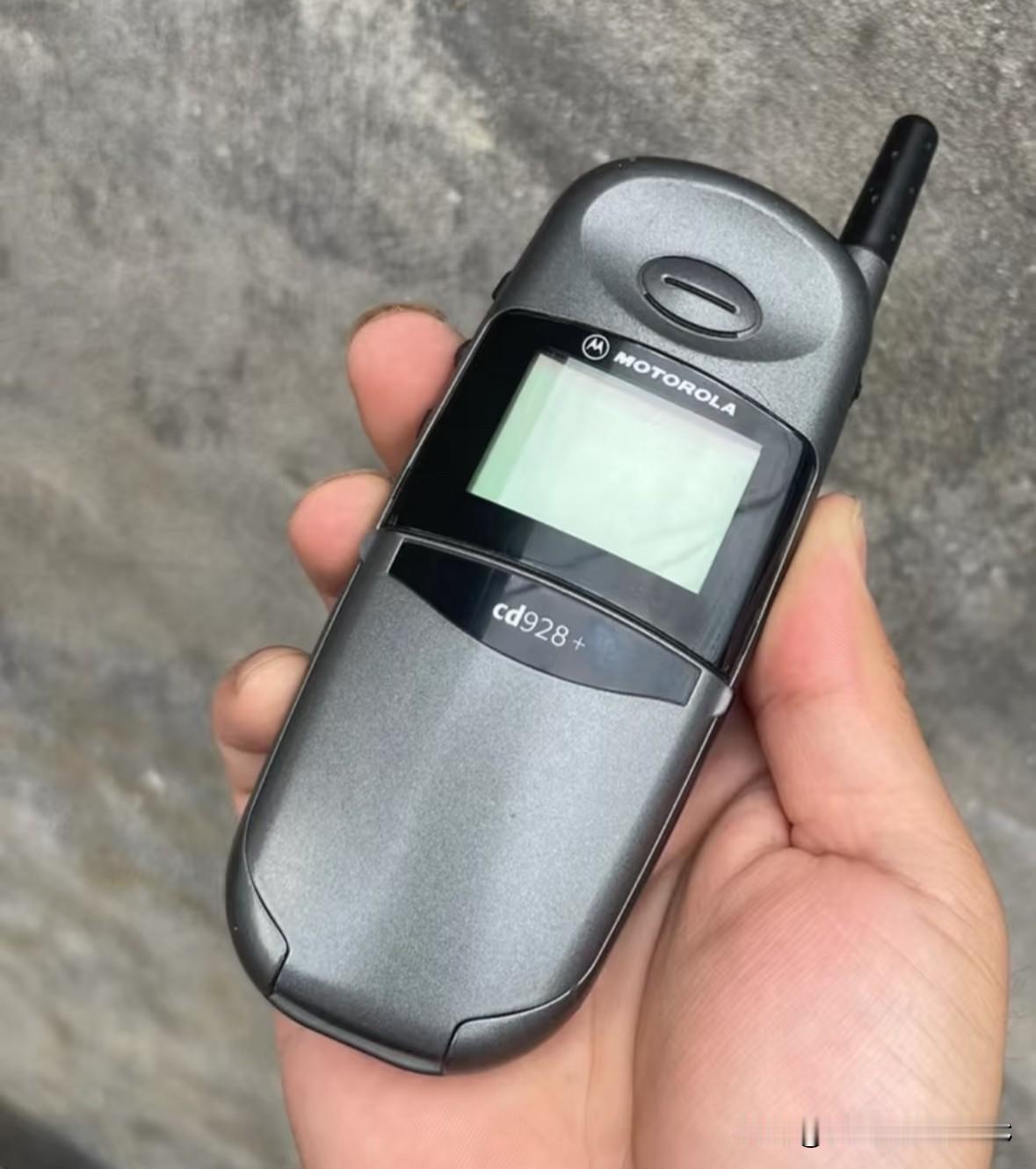 还记得你的第一部手机吗哈哈哈…