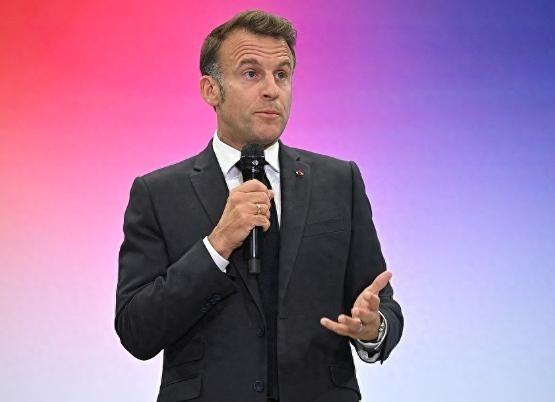 马克龙访日翻车现场，带着满肚子的算盘，最后却没讨到好，反而被现实狠狠打了脸。 就