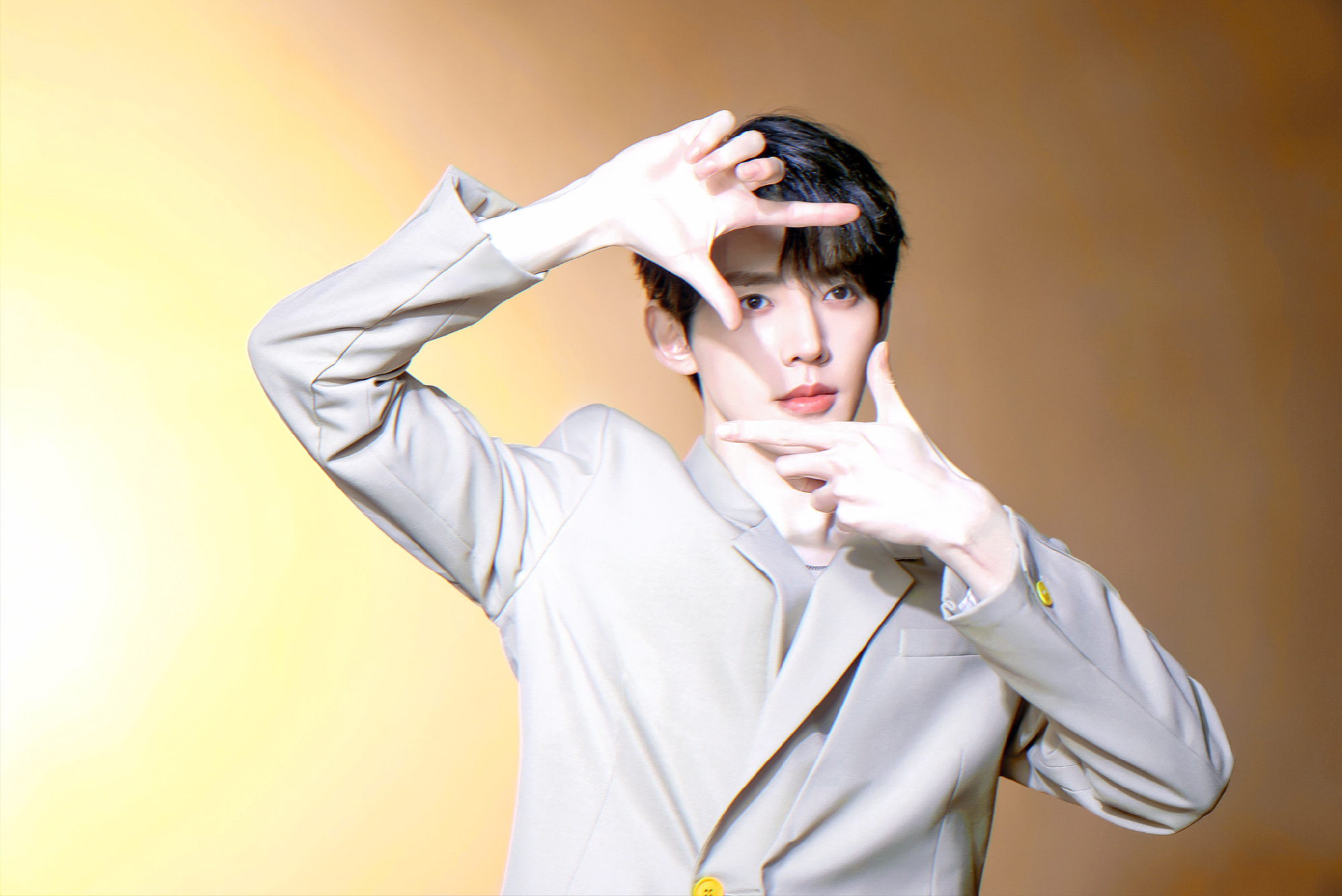 每次都惊叹于我丈夫的神颜怎么会有这么帅的人儿呢 [期待][期待][期待]邓为殷戈