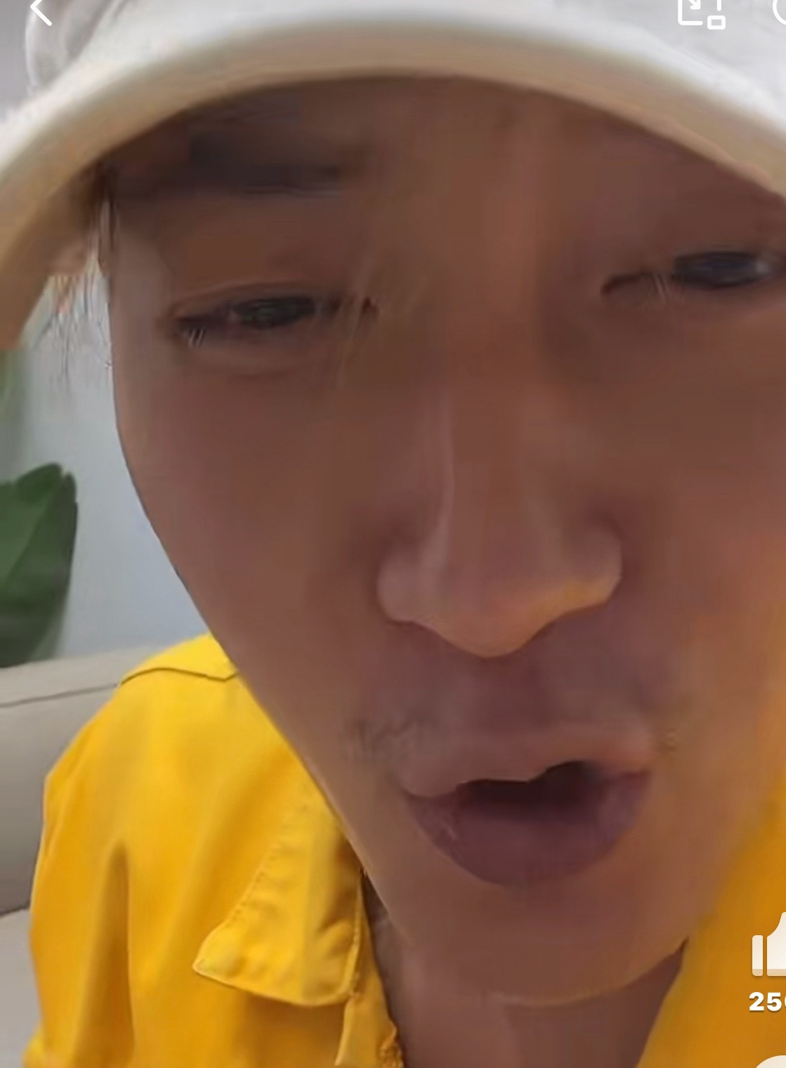 黄子韬 你咋了黄子韬你可注意注意形象吧，不怕徐艺洋不要你了嘛 