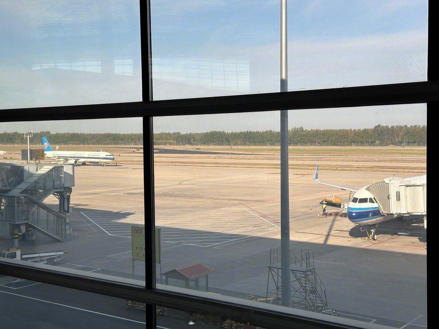 我们长春最主要的航司是南航，按理说我早应该飞成南航的金卡了。但是我目前是小白人一