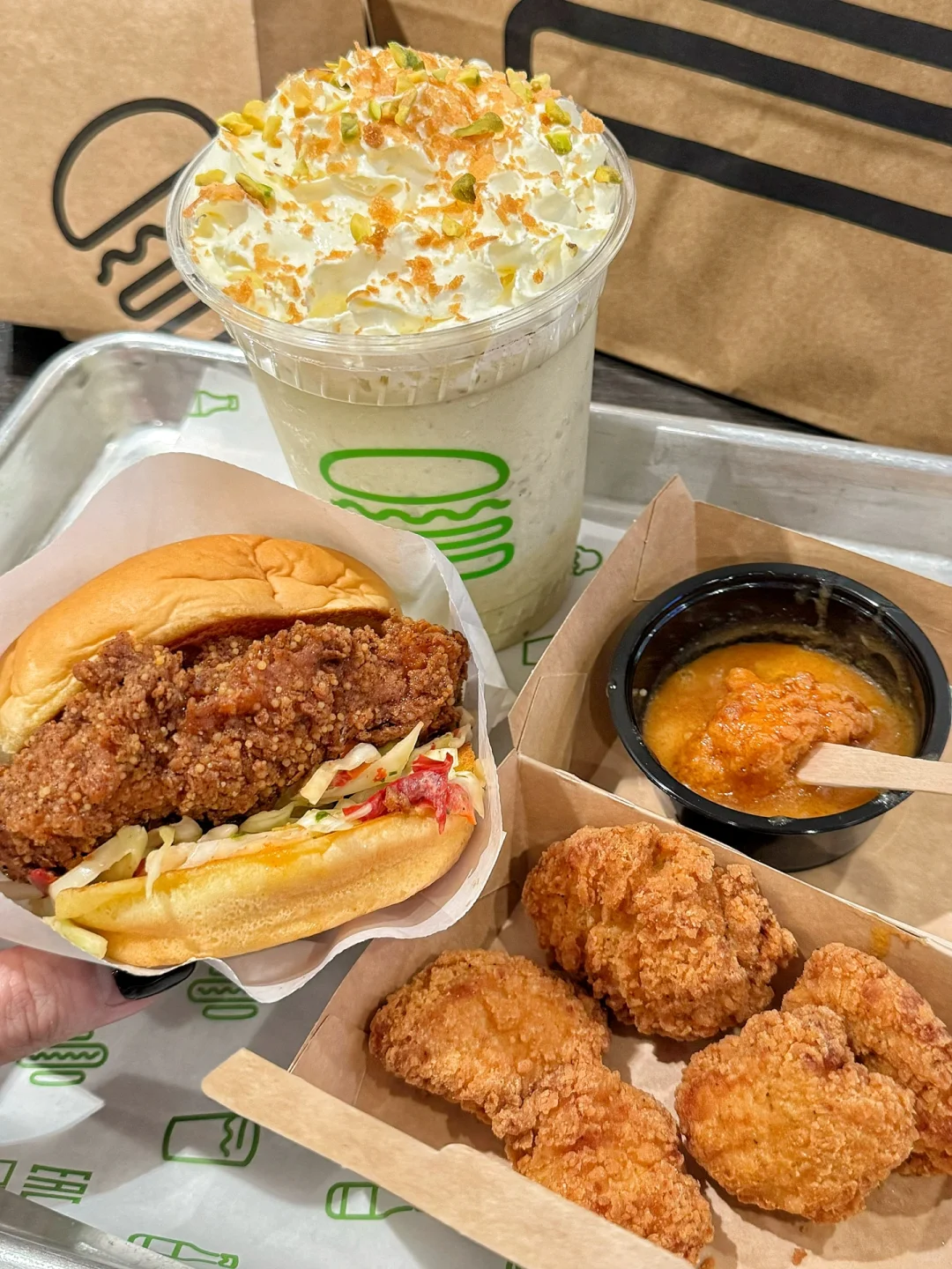 藏不住了！隔壁小孩都馋哭了的汉堡！