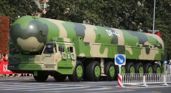 一枚东风41能直接摧毁一艘航母吗？说实话，一枚东风41想干掉十艘航母都没问题。很