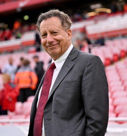 绿帽哥关于利物浦主席维尔纳的反应利物浦主席汤姆·沃纳亲临现场观战，终场哨响时他震