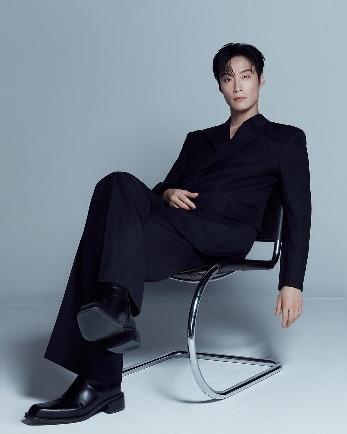 许南准[超话]  260923 摄影师ins更新GLUET✖️许南俊这组图也太绝