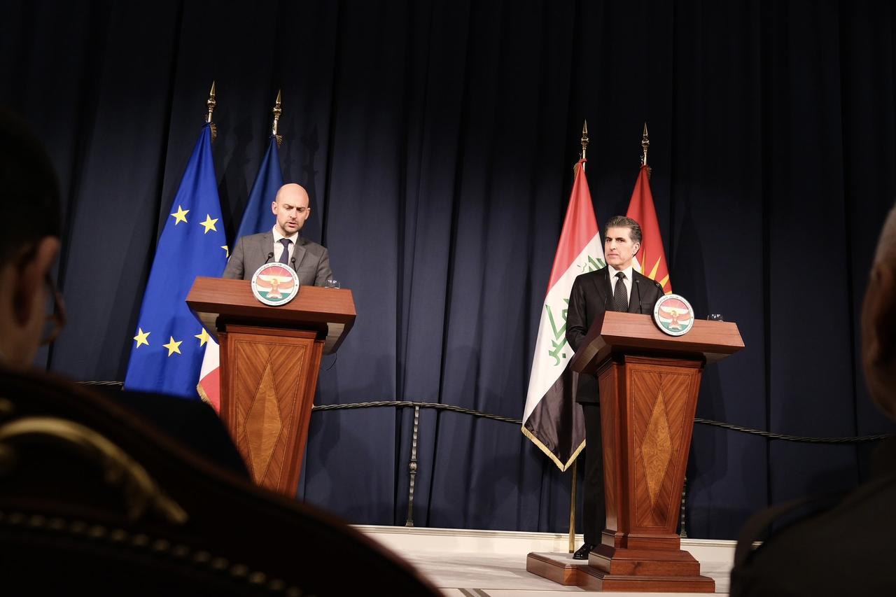 法国外长：要让黎巴嫩军队有能力收缴真主党的武器！
法国外交部长让-诺埃尔·巴罗今