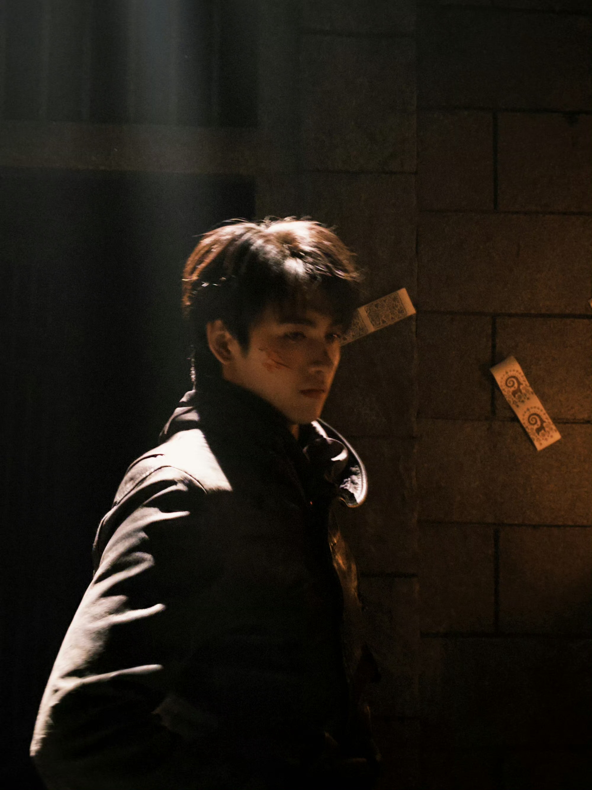 黄俊捷下午好，金十三演得特别好！！被你帅到了 ​​​