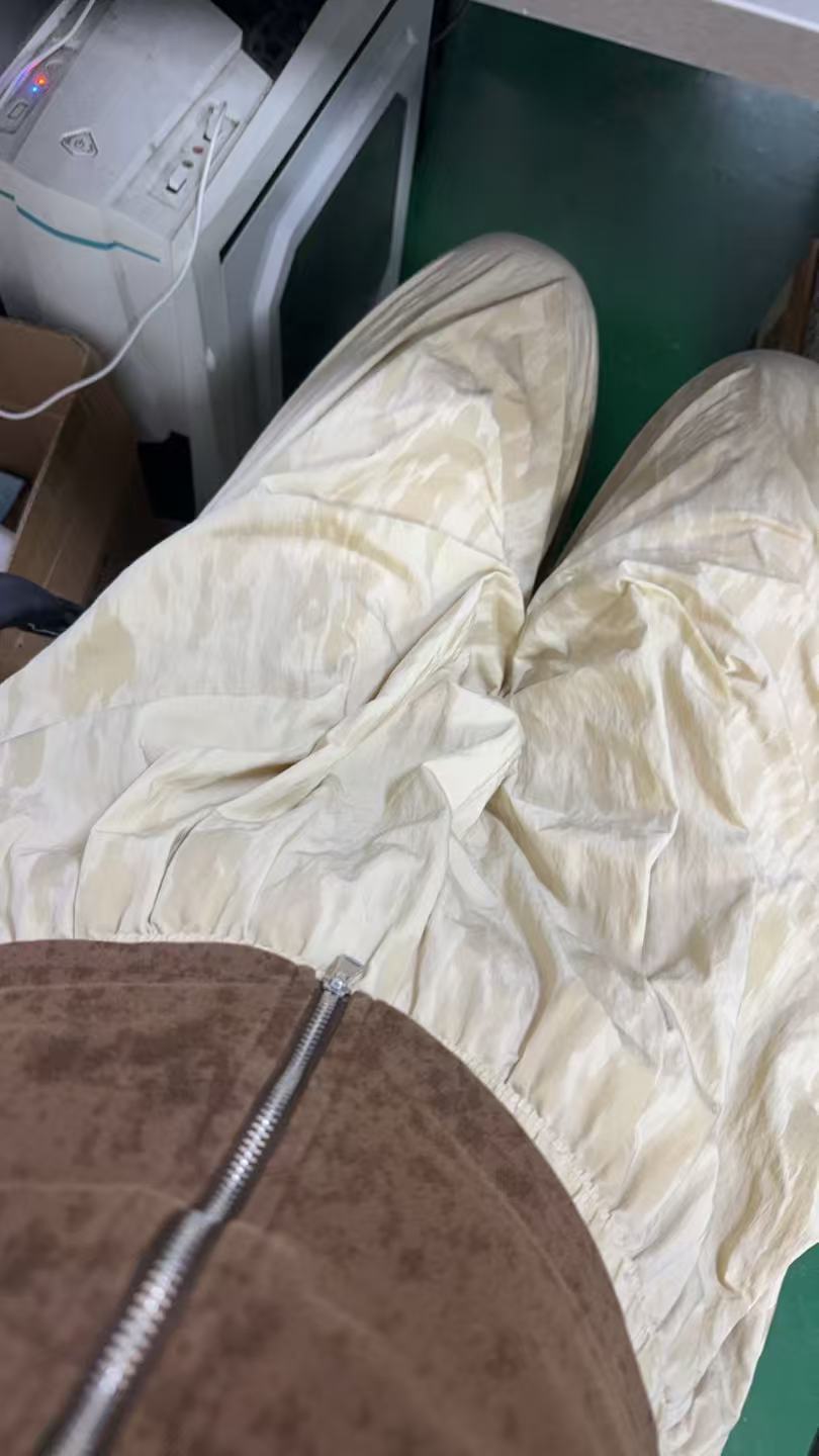 吃个饭，回来遇到暴雨，于是… 