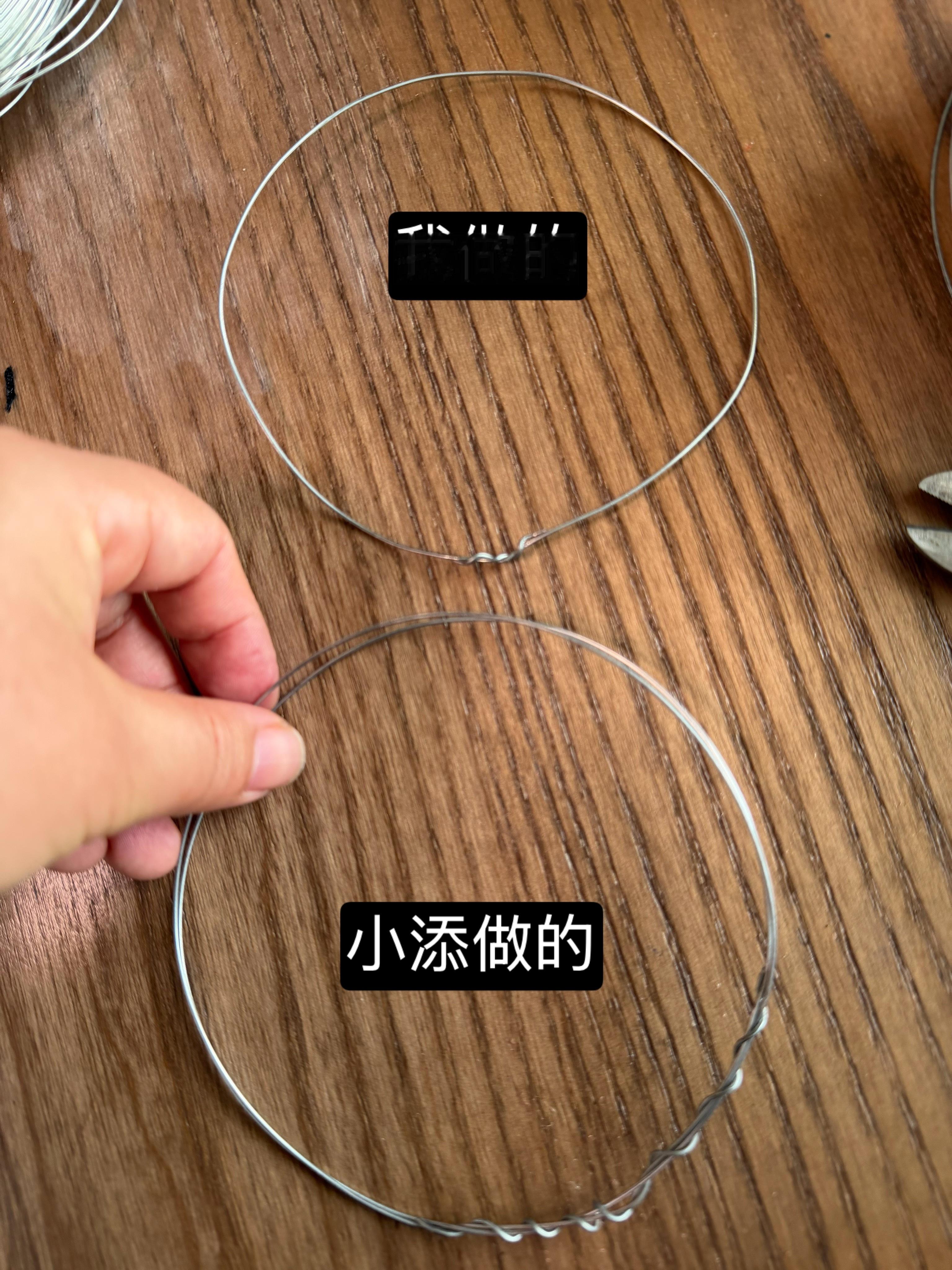 小添做道具，我帮着做了一个圈被嫌弃了。我不服气，比较了一下，确实… 