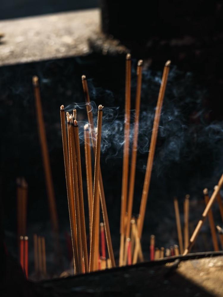 幸福从不是惊天动地的盛大，它的小名，就叫普通的一天。早上好，周一！ 
