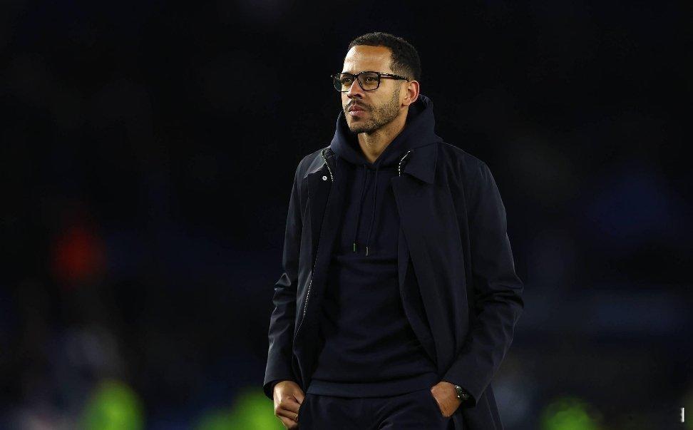 北京时间4月23日，切尔西官方发布公告，罗塞尼尔不再担任俱乐部一线队主教练。官方