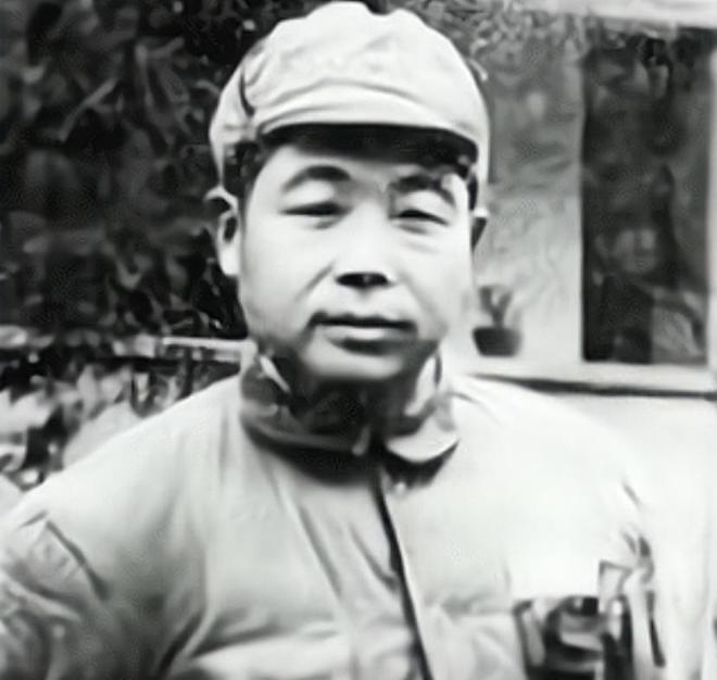 1947年，一个农民给解放军带路，聊天时提到了自己多年未见的哥哥，连长吃惊的问：