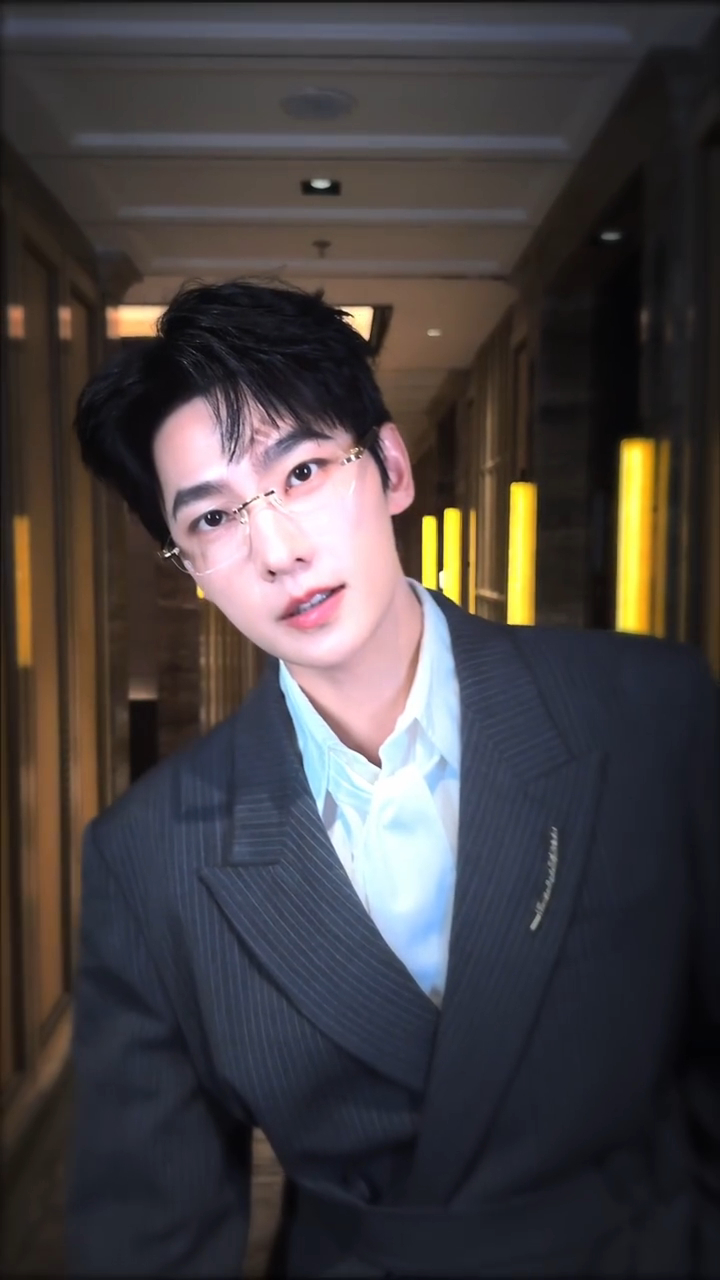 嗯嗯嗯就当庆祝肖奈十周年了杨洋0909生日快乐