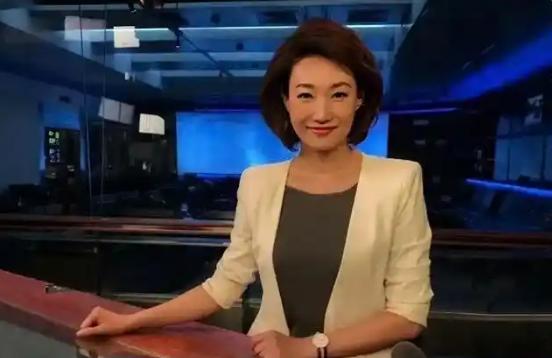 李梓萌现在48岁了，还是租房住、没结婚。来北京二十多年一直租房，不是买不起房，是