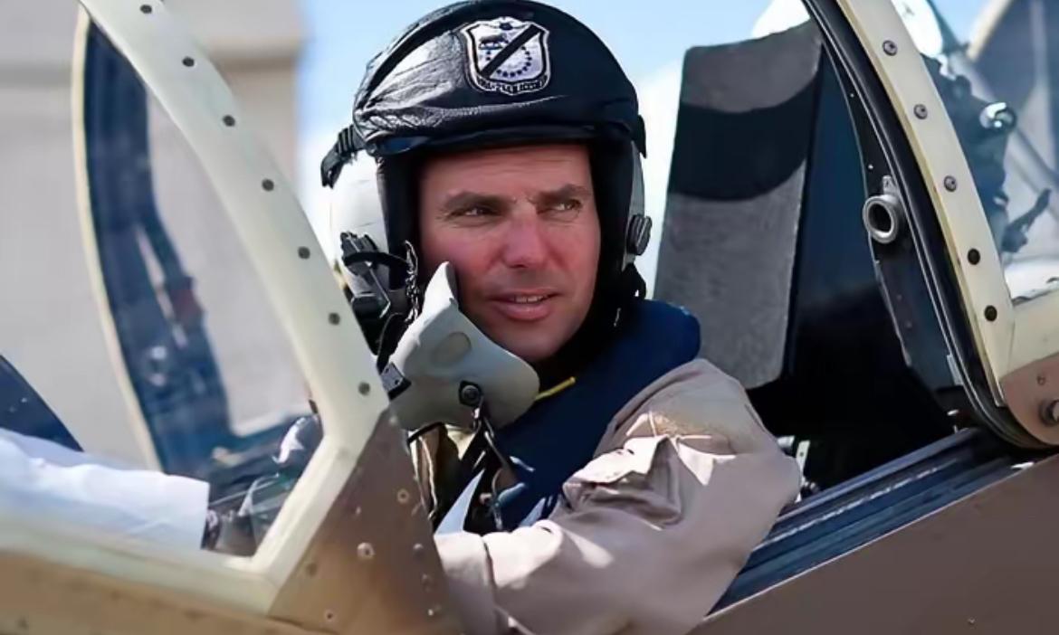 路透社4月16日消息，澳大利亚法院宣判前美军飞行员丹尼尔.杜根引渡上诉案件失败，