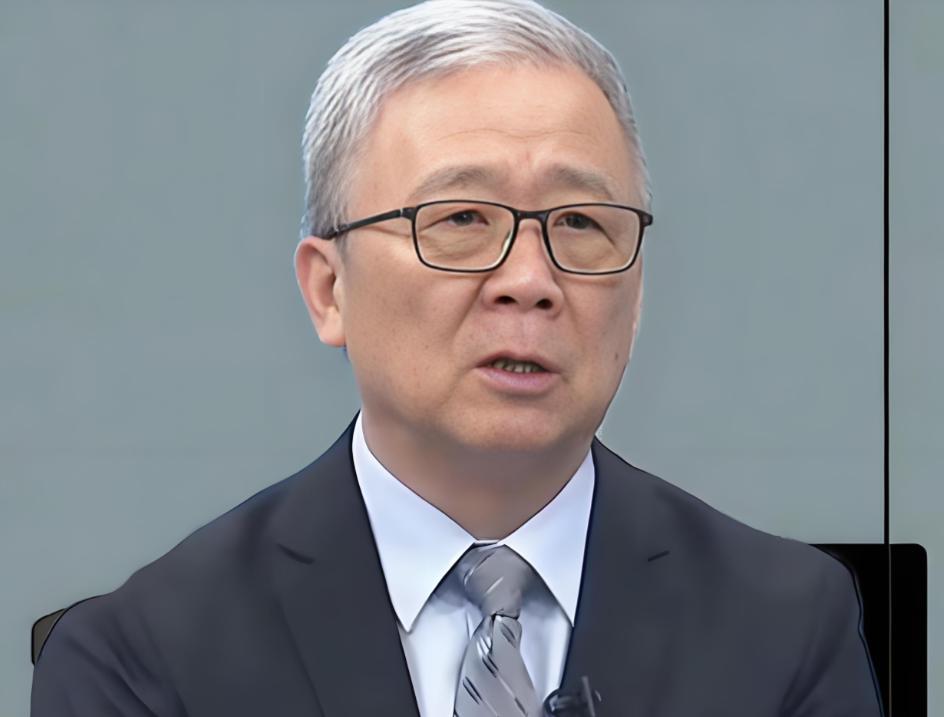 6月6日，台湾退役少将栗正杰说：只有我们台湾敢对解放军的军机，军舰大声说话，日本
